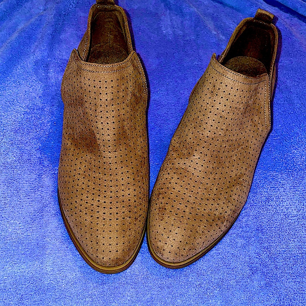 Xappeal ankle boots, Tan they are a Size 10.